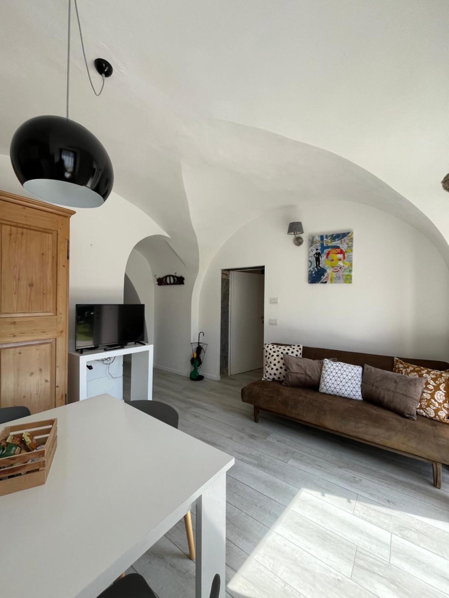 Casa Nina Apartment Мецолаго Екстериор снимка